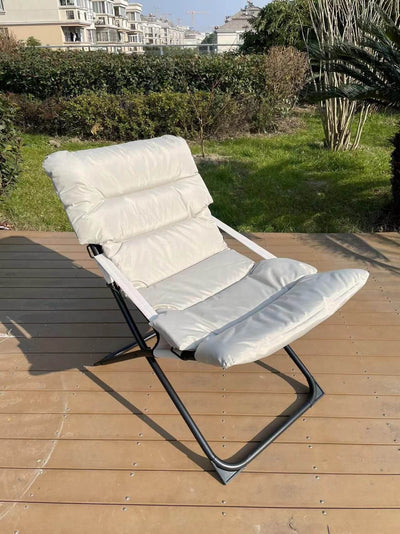 Outdoor relaxer chair with polyester cushion. Foldable